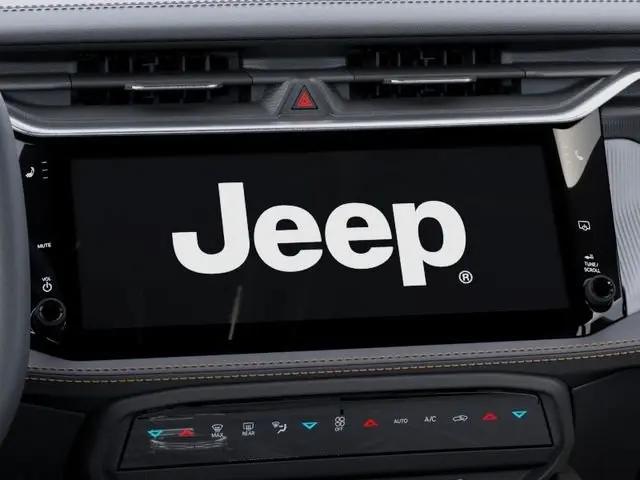 2026 Jeep Cherokee Laredo 4x4
