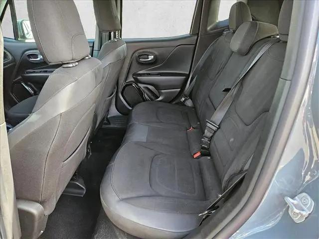 2017 Jeep Renegade Altitude FWD