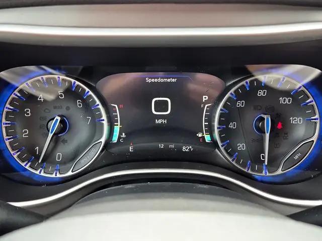 2027 Chrysler Pacifica Select