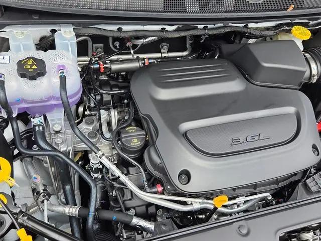 2027 Chrysler Pacifica Select