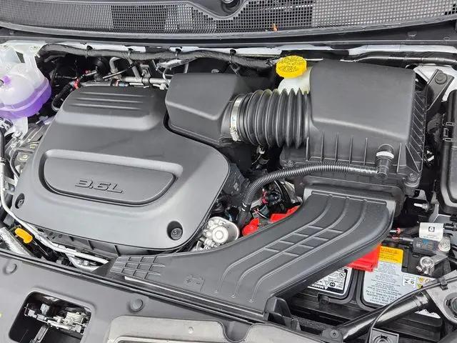 2027 Chrysler Pacifica Select