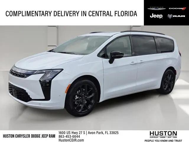 2027 Chrysler Pacifica Limited for sale in Avon Park, FL