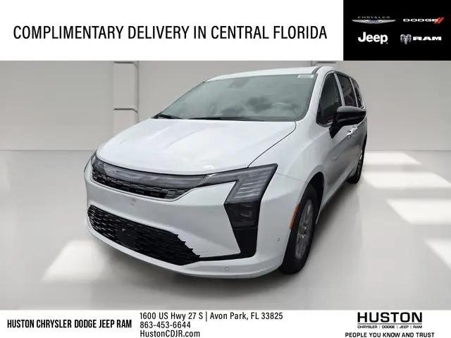2027 Chrysler Pacifica Select for sale in Avon Park, FL