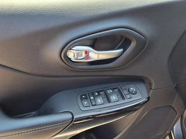 2023 Jeep Cherokee Altitude Lux 4x4