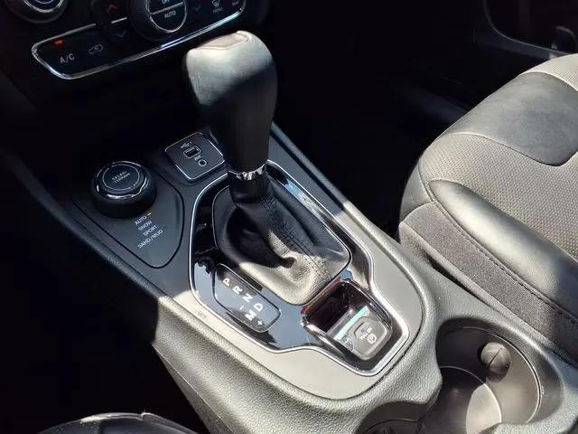 2023 Jeep Cherokee Altitude Lux 4x4