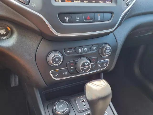 2023 Jeep Cherokee Altitude Lux 4x4