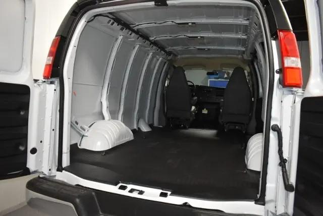 2026 Chevrolet Express Cargo Van 2500 Regular Wheelbase, WT, RWD