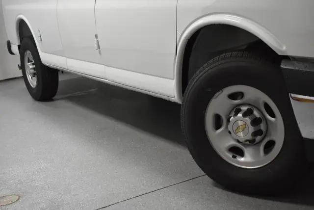 2026 Chevrolet Express Cargo Van 2500 Regular Wheelbase, WT, RWD