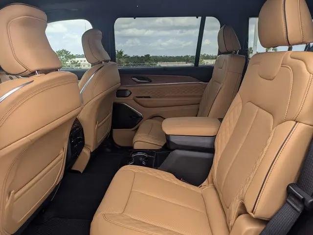 2026 Jeep Grand Cherokee L Summit 4x4