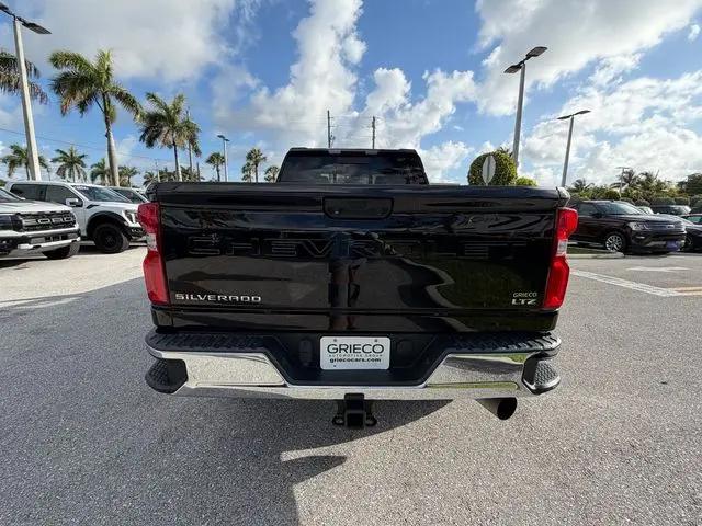 2022 Chevrolet Silverado 2500HD 2WD Crew Cab Standard Bed LTZ