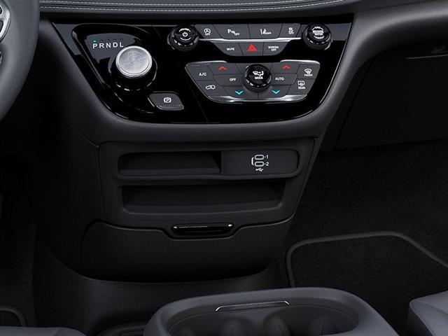 New 2027 Chrysler Pacifica Select For Sale in East Hanover, NJ