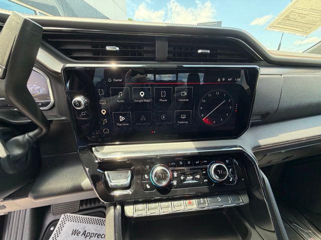 2024 GMC Sierra 2500HD 4WD Crew Cab Standard Bed AT4
