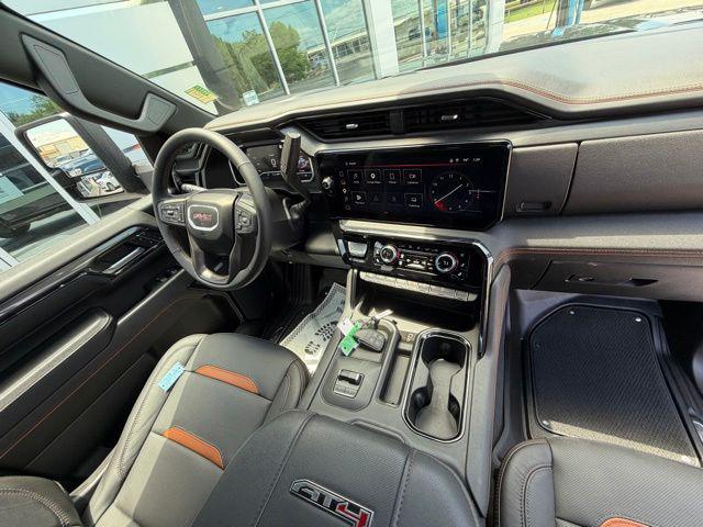2024 GMC Sierra 2500HD 4WD Crew Cab Standard Bed AT4