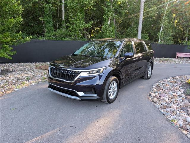 2024 Kia Carnival MPV LX for sale in Kansas City, MO