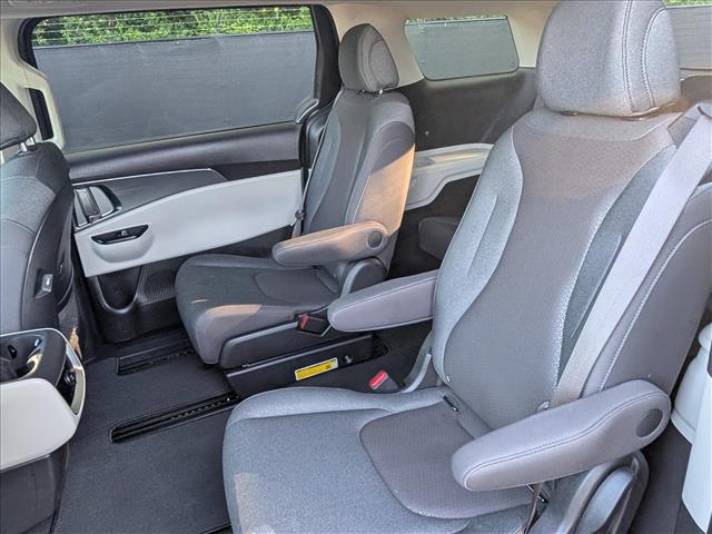 2024 Kia Carnival MPV LX