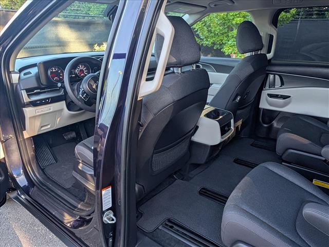 2024 Kia Carnival MPV LX