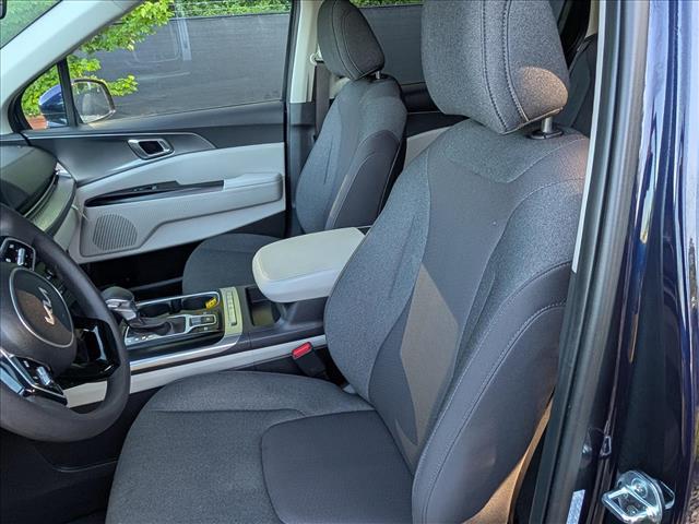2024 Kia Carnival MPV LX