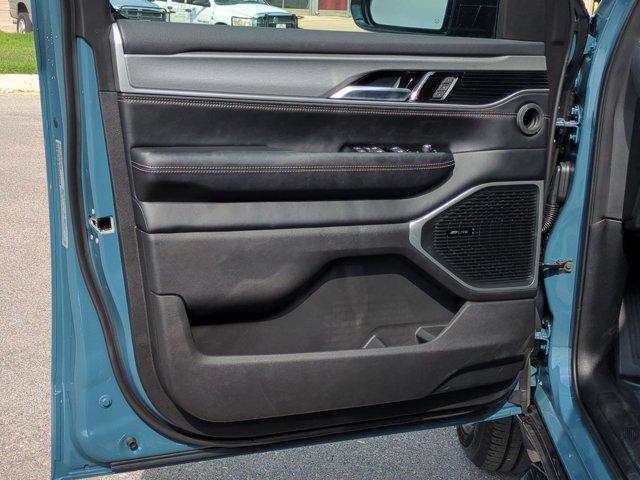 2026 Jeep Grand Wagoneer L 4x4