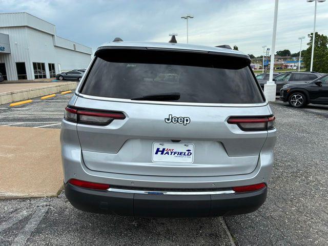 2023 Jeep Grand Cherokee L Laredo 4x2