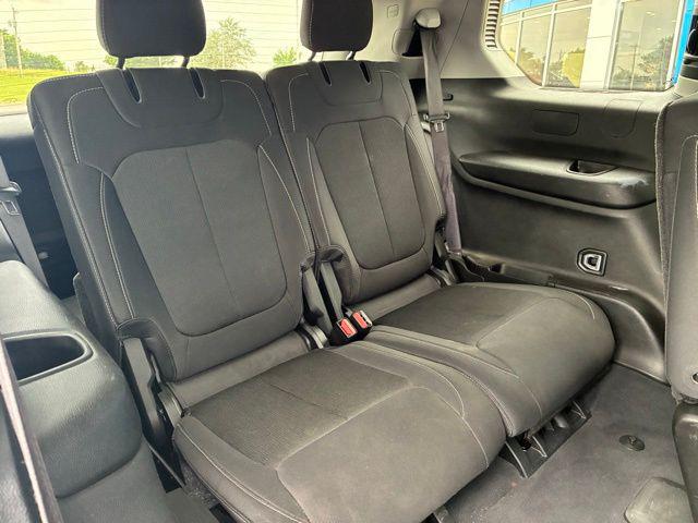 2023 Jeep Grand Cherokee L Laredo 4x2