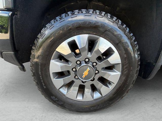 2024 Chevrolet Silverado 2500HD 4WD Crew Cab Standard Bed Custom