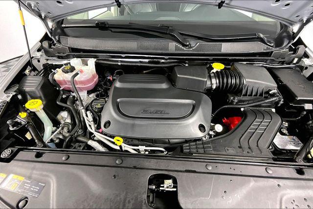 Used 2024 Chrysler Pacifica Limited For Sale in Millington, TN
