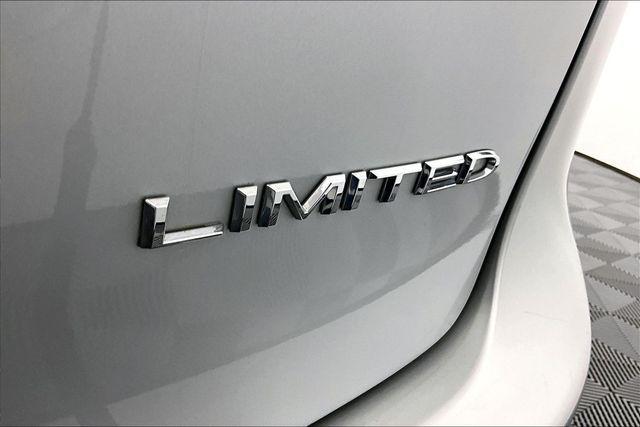 Used 2024 Chrysler Pacifica Limited For Sale in Millington, TN