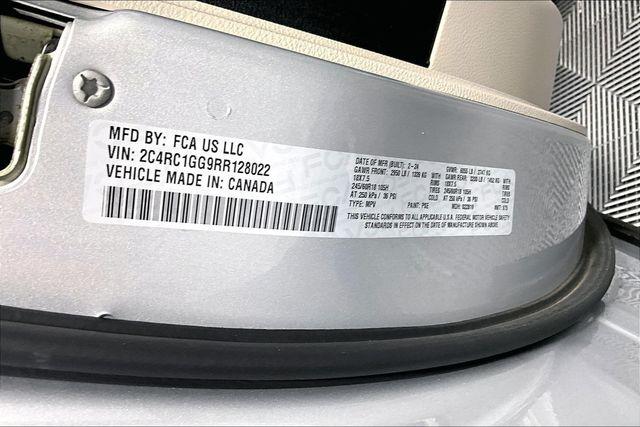 Used 2024 Chrysler Pacifica Limited For Sale in Millington, TN