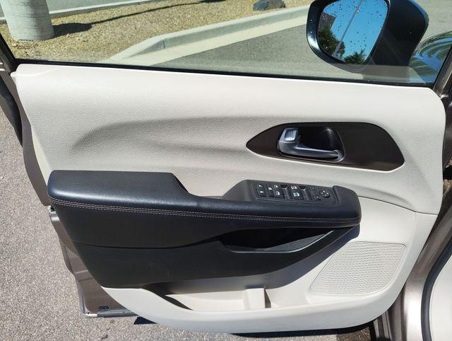 2017 Chrysler Pacifica LX