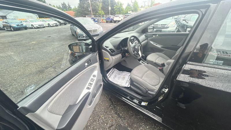 2012 Hyundai Accent GLS