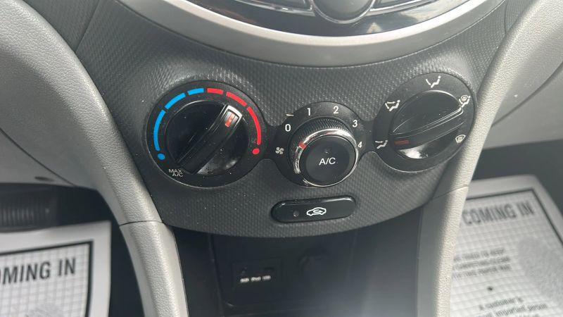 2012 Hyundai Accent GLS