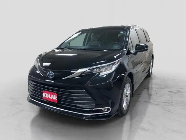 2023 Toyota Sienna Limited for sale in Hermantown, MN
