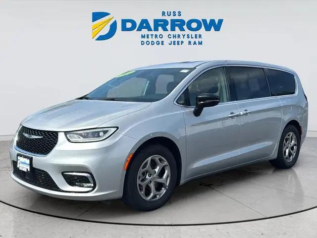 2024 Chrysler Pacifica Limited for sale in Milwaukee, WI