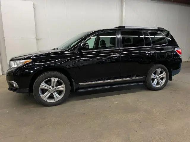 2011 Toyota Highlander Limited V6 for sale in La Crosse, WI