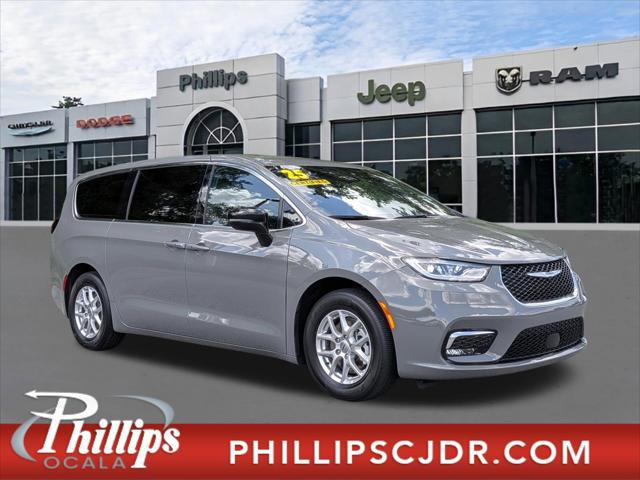 2025 Chrysler Pacifica Select for sale in Ocala, FL