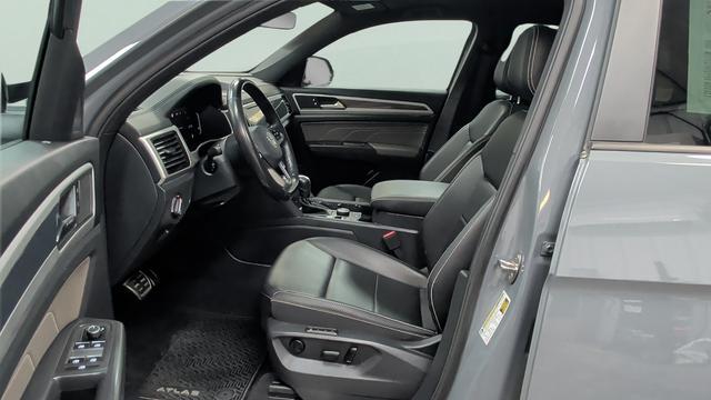 2023 Volkswagen Atlas Cross Sport 3.6L V6 SEL R-Line Black