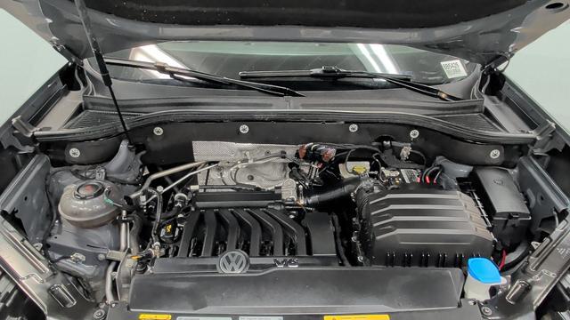 2023 Volkswagen Atlas Cross Sport 3.6L V6 SEL R-Line Black