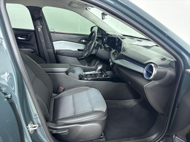 2025 Chevrolet Trax FWD LT