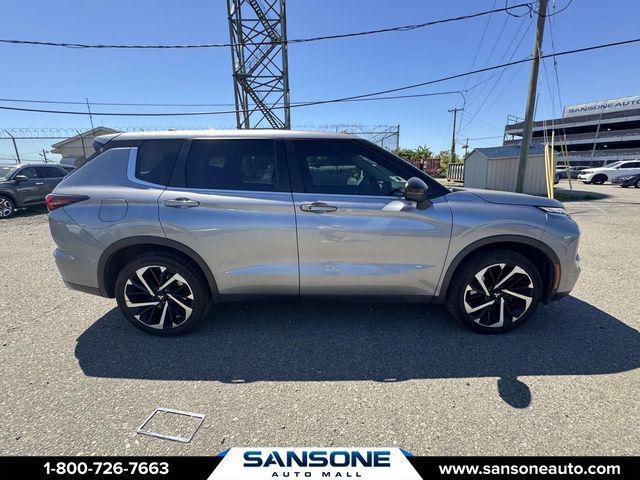 2022 Mitsubishi Outlander SE