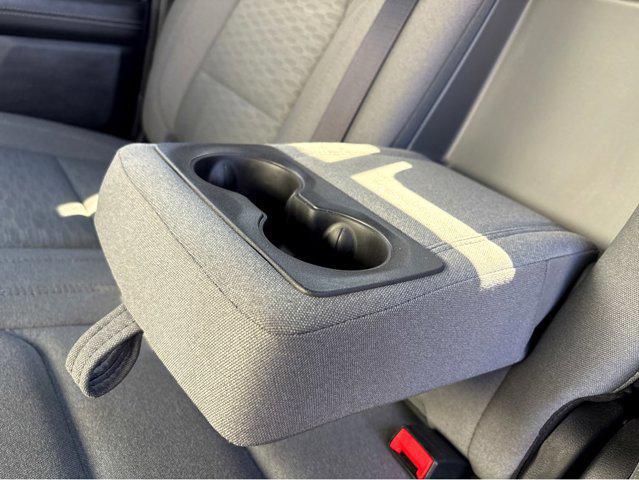 2025 Ram 1500 Big Horn Crew Cab 4x4 5'7" Box