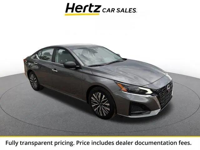 2025 Nissan Altima SV FWD for sale in Woodhaven, MI