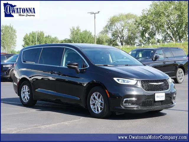 2023 Chrysler Pacifica Touring L for sale in Owatonna, MN