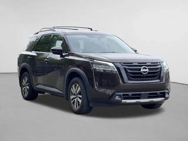 2022 Nissan Pathfinder SL 4WD for sale in Kalamazoo, MI