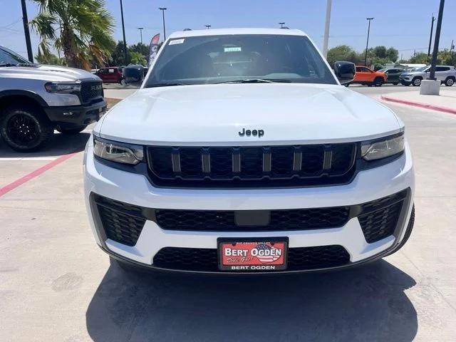 2026 Jeep Grand Cherokee L GRAND CHEROKEE L LAREDO ALTITUDE 4X2