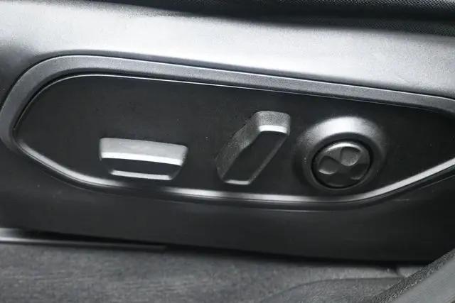 2023 Jeep Grand Cherokee L Laredo 4x4