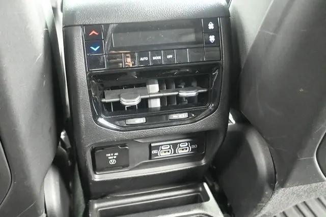 2023 Jeep Grand Cherokee L Laredo 4x4