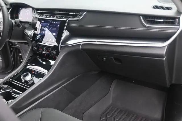 2023 Jeep Grand Cherokee L Laredo 4x4