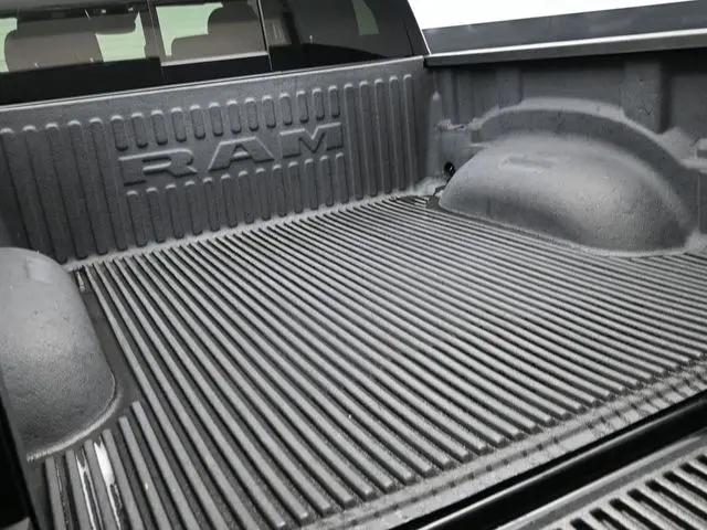 2022 Ram 1500 Laramie Crew Cab 4x4 5'7" Box
