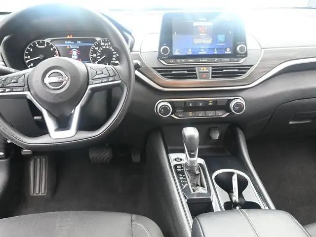2024 Nissan Altima SV FWD