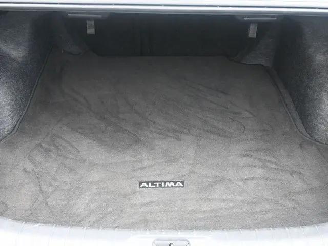 2024 Nissan Altima SV FWD